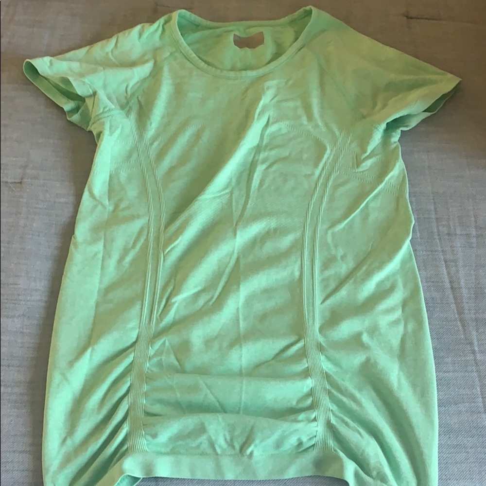 Athleta fast track shirt size M